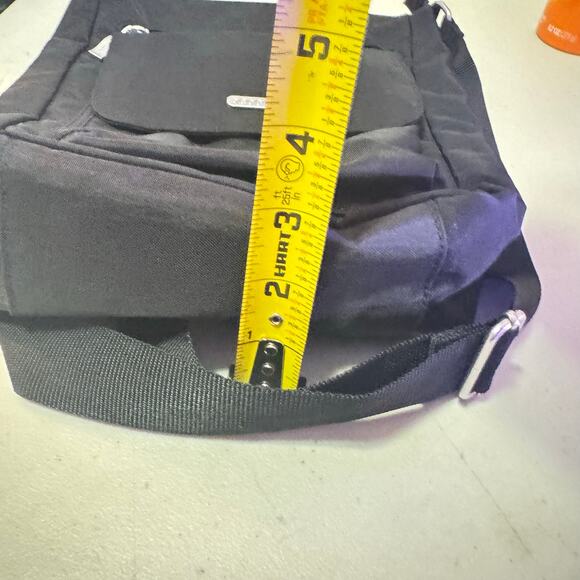 Baggalini Small Black Crossbody with Adjustable Strap mint condition!! - Picture 6 of 8